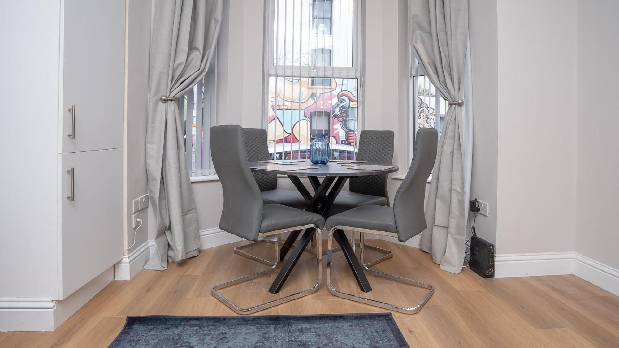 2 Bdr & 1 Bdr Apartments At Queens Uni By Belfast City Breaks Dış mekan fotoğraf
