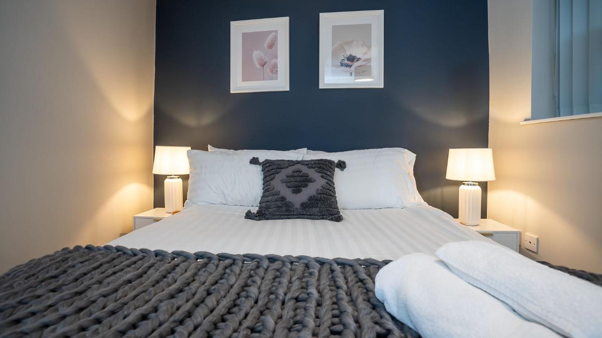 2 Bdr & 1 Bdr Apartments At Queens Uni By Belfast City Breaks Oda fotoğraf